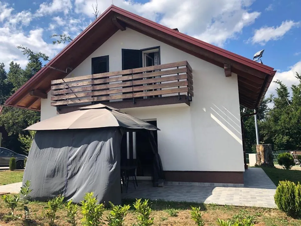 Villa Holiday Home Kuca Gorica Blanca Fužine